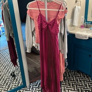 Elegant Pink Pleated Dress